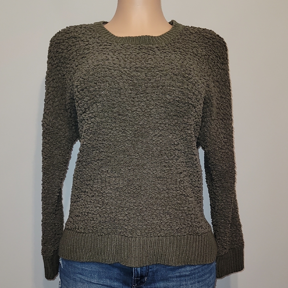 Cupio Women's Textured Crew Neck Sweater - Olive